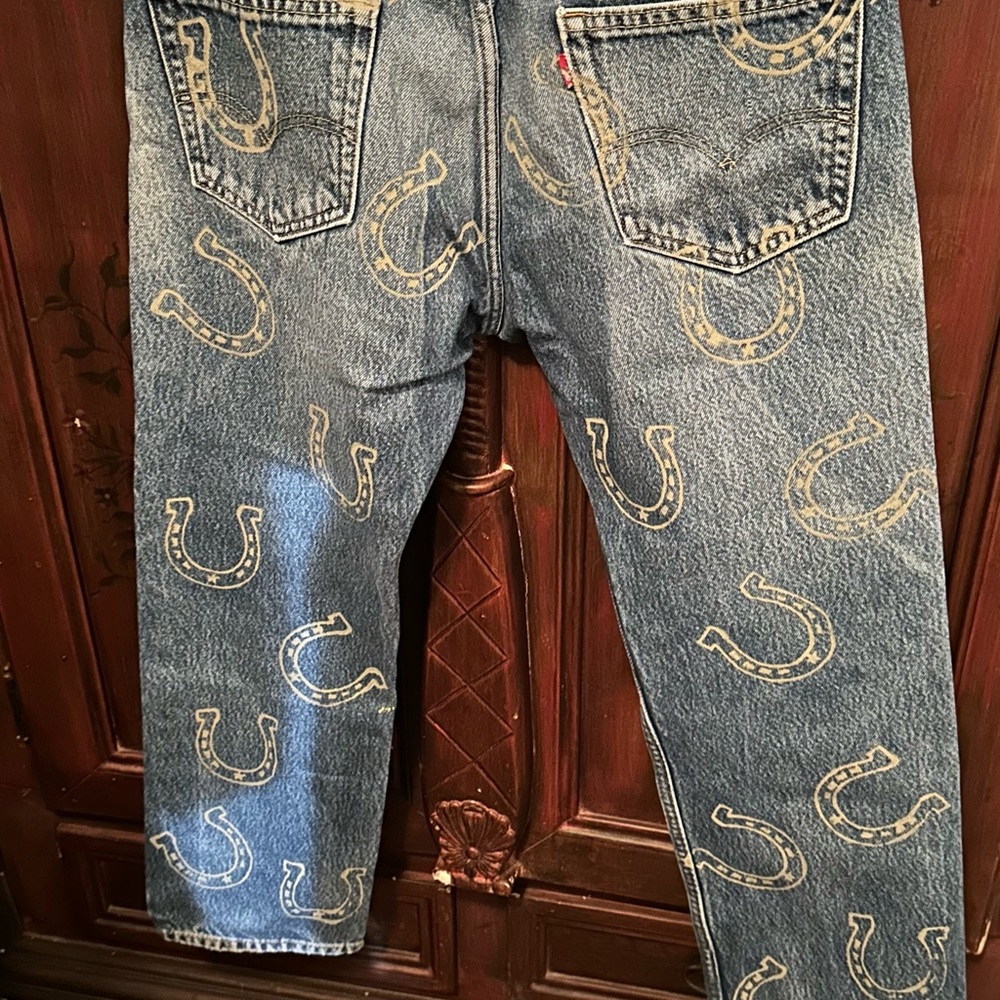 Tricia Fix Exclusive Western Horse Shoe Jeans - Picture 4 of 5